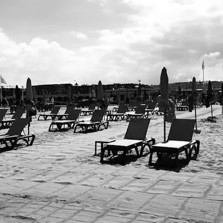 Le Petit Morny. Apt Renove Lumineux Et Central Deauville Exterior foto